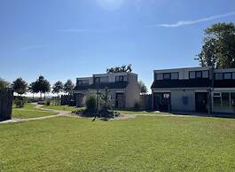 Holiday Home Vakantiepark 't Eibernest Texel