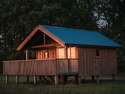 Cozy Lodge With hot tub in Drenthe