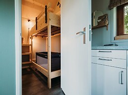 Cozy Lodge With hot tub in Drenthe