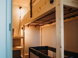 Cozy Lodge With hot tub in Drenthe