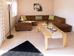 Lovely Apartment in Hage