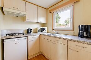 Chalet in Leukermeer by the Waterside