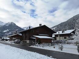 Charming Apartment in Lenk