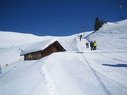 Charming Apartment in Lenk