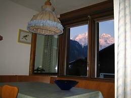Charming Apartment in Lenk