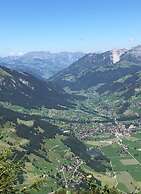 Charming Apartment in Lenk