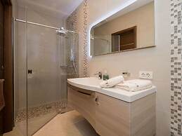 Nice Apartment in Gradac