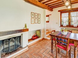 Belvilla by OYO Typical Country House With Pool