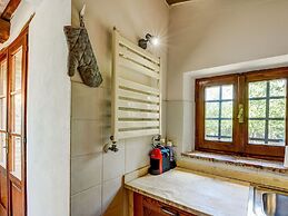 Belvilla by OYO Typical Country House With Pool