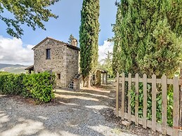 Belvilla by OYO Typical Country House With Pool