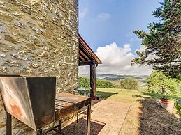 Belvilla by OYO Typical Country House With Pool