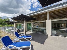 Beautiful Holiday Home With Linen Package