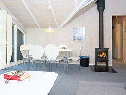 6 Person Holiday Home in Farvang