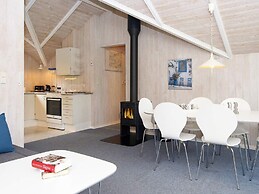 6 Person Holiday Home in Farvang