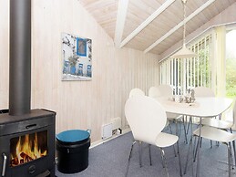6 Person Holiday Home in Farvang
