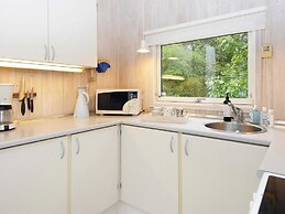 6 Person Holiday Home in Farvang