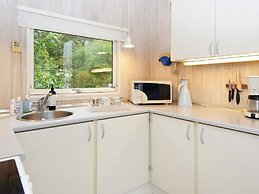 6 Person Holiday Home in Farvang