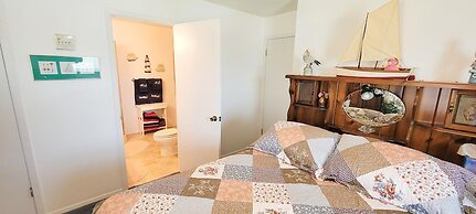 Fish Crazy House 3 Bedroom Condo by RedAwning