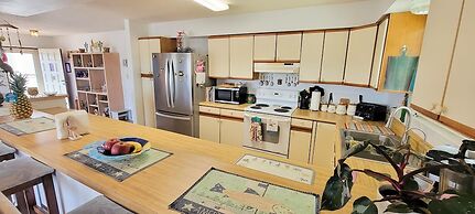 Fish Crazy House 3 Bedroom Condo by RedAwning