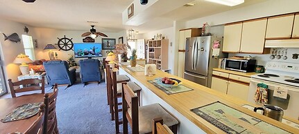 Fish Crazy House 3 Bedroom Condo by RedAwning