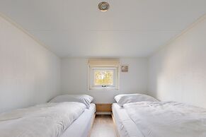 Chalet With Covered Terrace in the Leukermeer