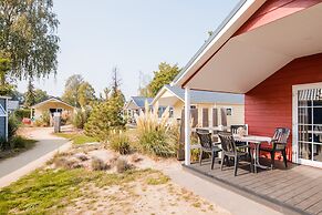Chalet With Covered Terrace in the Leukermeer
