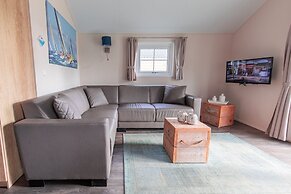 Chalet With Covered Terrace in the Leukermeer