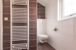 Chalet With Covered Terrace in the Leukermeer