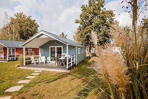 Chalet With Covered Terrace in the Leukermeer