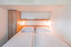 Chalet With Covered Terrace in the Leukermeer