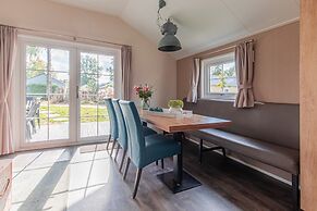 Chalet With Covered Terrace in the Leukermeer