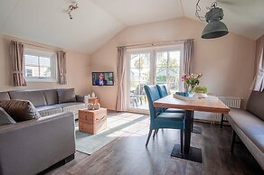 Chalet With Covered Terrace in the Leukermeer