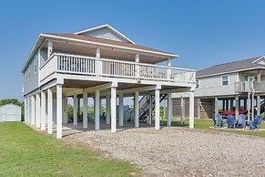 Walk to Shore: Surfside Beach Home w/ Bay Views