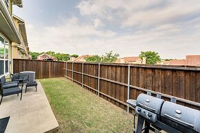 Pet-friendly Irving Townhome w/ Patio + Grill!