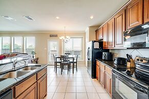 Pet-friendly Irving Townhome w/ Patio + Grill!