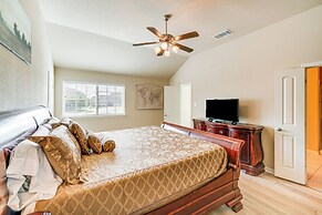 Pet-friendly Irving Townhome w/ Patio + Grill!