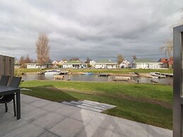Holiday Home at a Holiday Park in Friesland