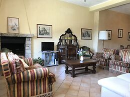 Spacious Villa in Torri del Benaco With Garden