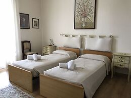 Spacious Villa in Torri del Benaco With Garden