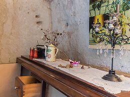 A Cave House With a Splendid, Historic Charm