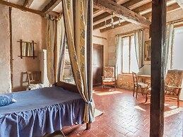 A Cave House With a Splendid, Historic Charm