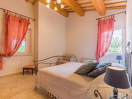 Belvilla by OYO Villa Cucco