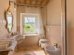 Belvilla by OYO Villa Cucco