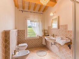 Belvilla by OYO Villa Cucco