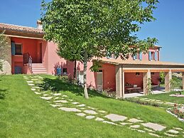 Belvilla by OYO Villa Cucco