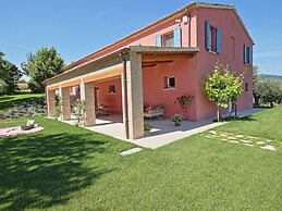 Belvilla by OYO Villa Cucco