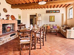 Beautiful Farmhouse in Tuscany