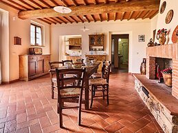 Beautiful Farmhouse in Tuscany