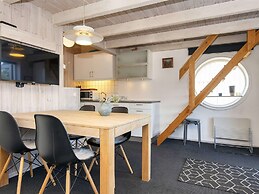 6 Person Holiday Home on a Holiday Park in Hemmet