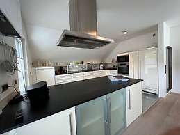Savoir Vivre Modern Retreat